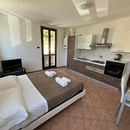 Regina Apartment *